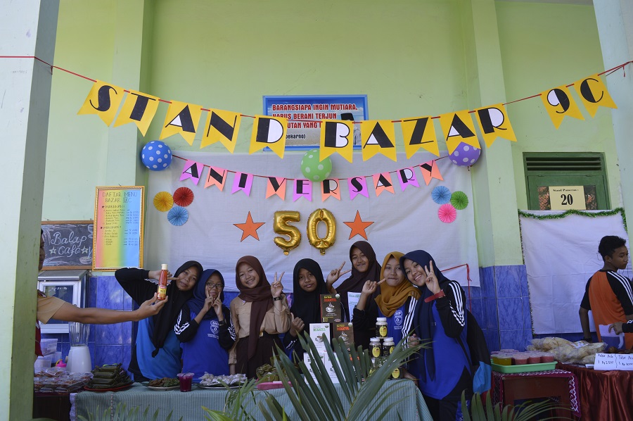 Kegiatan Bazar Universary 50